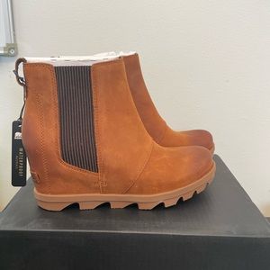 Sorel Women's Joan of Arctic Wedge II Chelsea Boots in Iced Tea (Rare!)